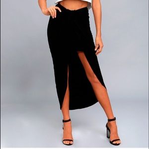 Black high low skirt